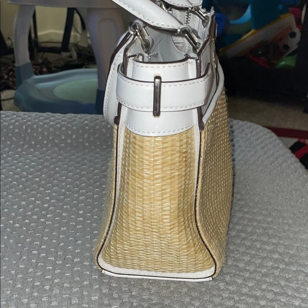 Kate Spade Stacie Tan and White Woven Satchel/Crossbody 9”H x 11”W NWT🌸🌼 - Picture 8 of 15